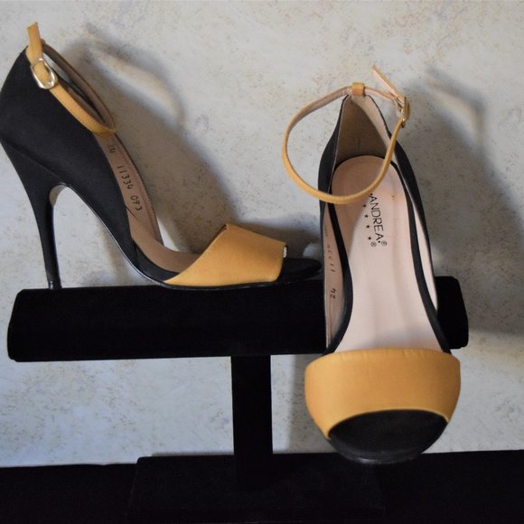 ANDREA - Picture 3 of 5